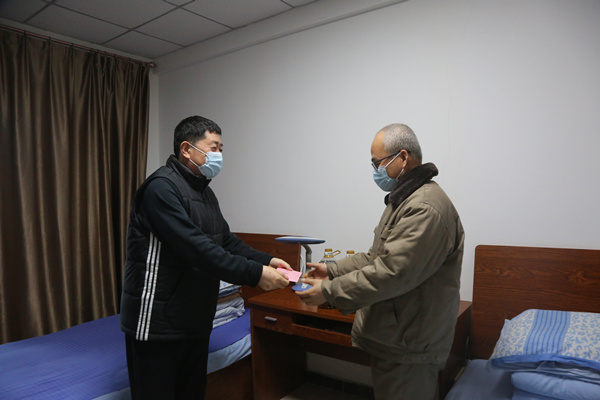 慰問 困難職工.jpg