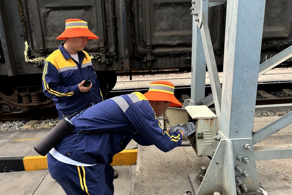 1690420725125168.jpg 開展“今天我是安全員”活動_副本.jpg