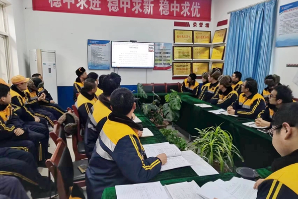 1710121810227615.jpg 對線路春融知識進行培訓_副本.jpg