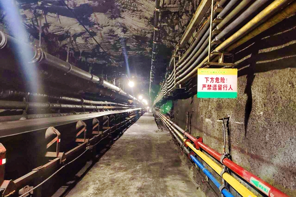 1714551446132401.jpg 井下管線路吊掛_副本.jpg