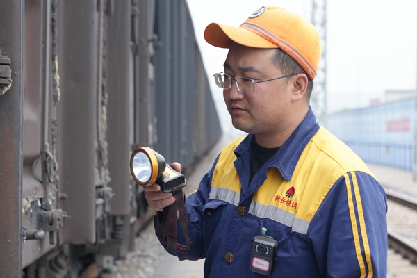 1714989368239819.jpg 列車檢查統計員_副本.jpg