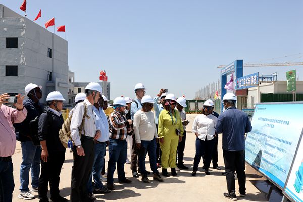 1715502761369436.jpg 參觀展板_副本.jpg