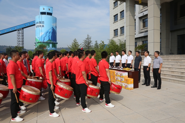 1724405503418996.jpg 現場慰問鑼鼓隊.JPG