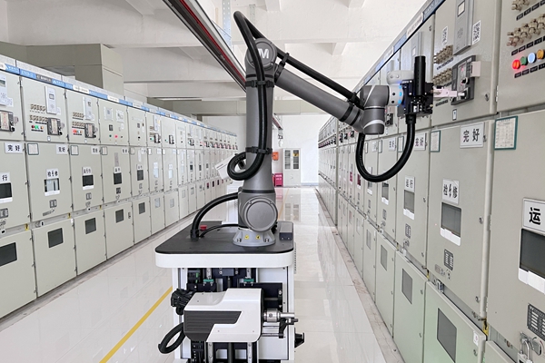 1724981169101787.jpg 智能操作機(jī)器人_副本.jpg