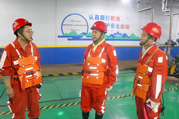 1726303033141354.jpg 文家坡-白書記.jpg