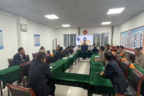 1730962015146287.jpg 三違人員上臺(tái)講_副本.jpg