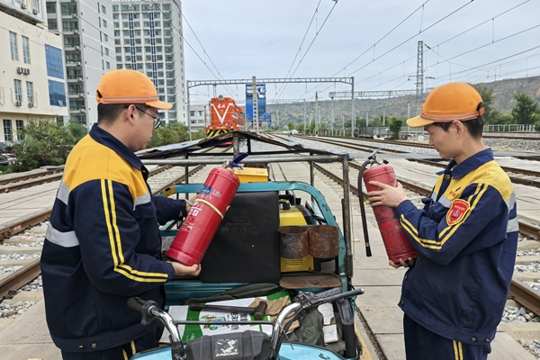 1732236009199618.jpg 檢查滅火器_副本.jpg