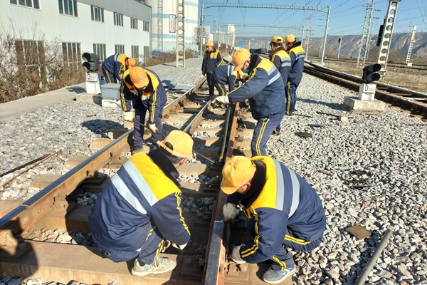 1733383533404281.jpg 更換鋼軌_副本.jpg