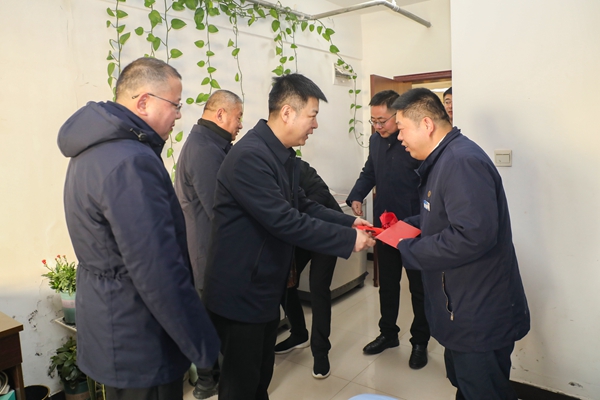 1737081883131188.jpg 白書(shū)記.jpg