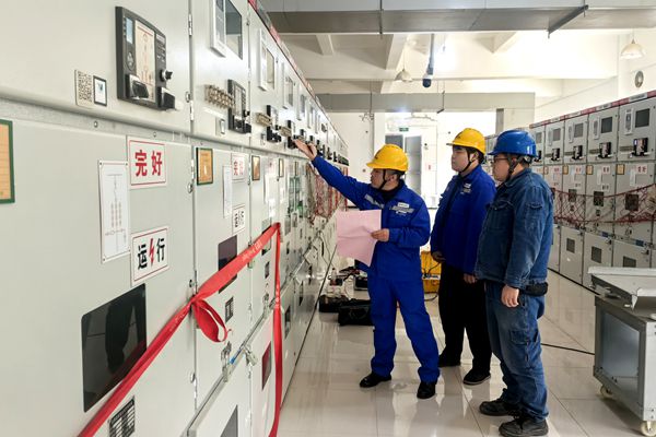 1741156327178963.jpg 高壓配電柜操作_副本.jpg