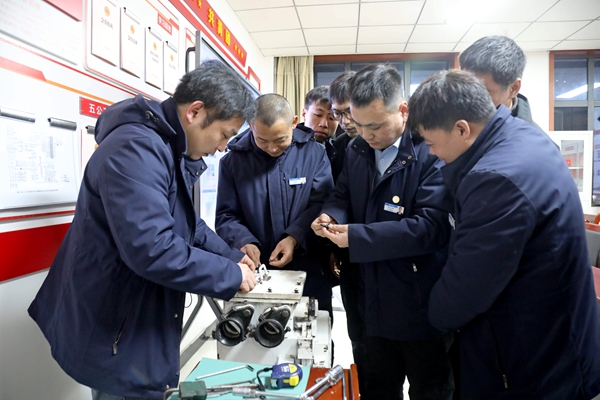 1 技術(shù)人員培訓_副本.jpg