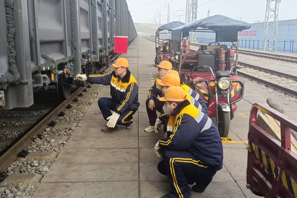 1744944409168659.jpg 以人為本_副本.jpg