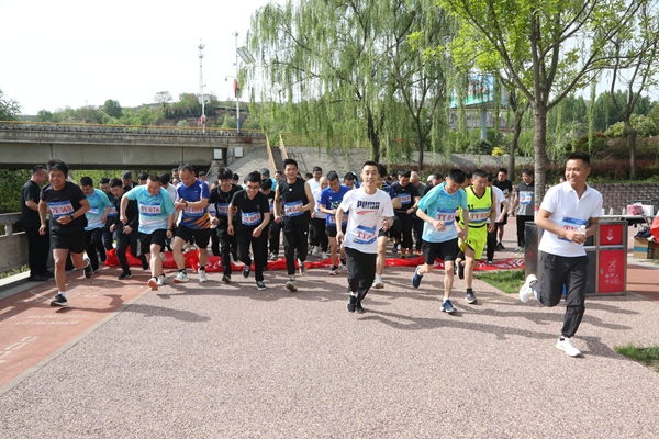 1746080428174108.jpg 起跑_副本.jpg