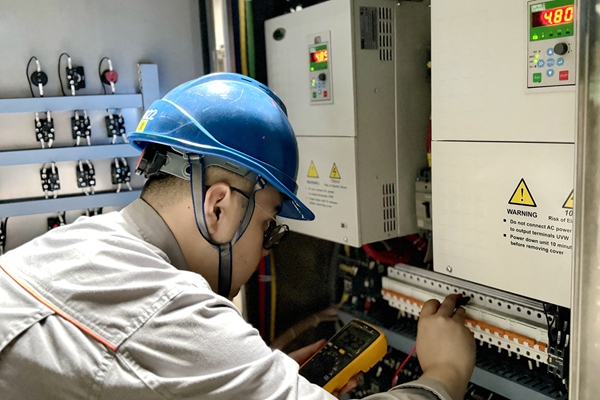 1747388681205007.jpg 與設(shè)備為友_副本.jpg