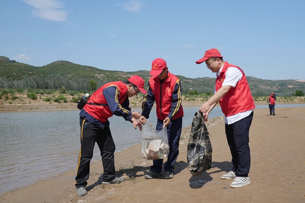 1749116305156203.jpg 清理河道_副本.jpg