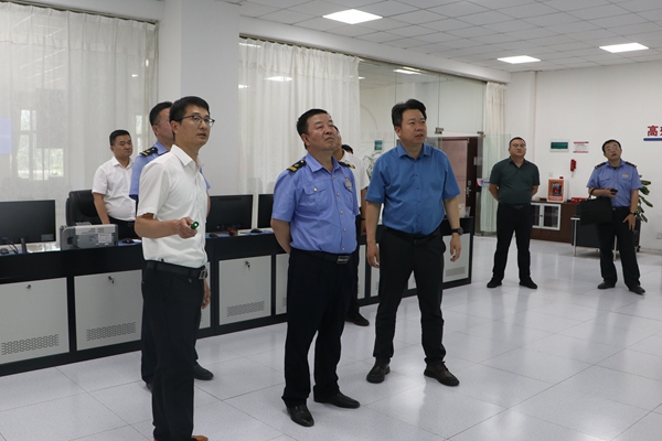 1749722871763964.jpg 調(diào)度室參觀_副本.jpg