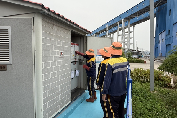 1751597572110919.jpg 開展應急演練_副本.jpg