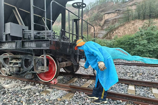 1751597587143643.jpg 線路巡檢_副本.jpg