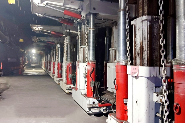 1765161303165549.jpg 2 設(shè)備安裝調(diào)試_副本.jpg